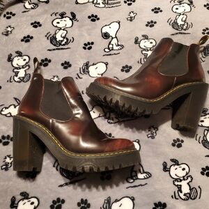 Dr. Martens Hurston boots cherry red  women's US 7